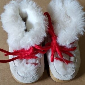 Baby Gap Apre Bootie faux fur red laces 3 -6 month